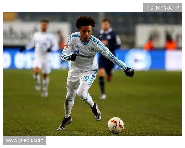 伊利亚斯·阿齐兹:梦想成真迎首秀 伊利亚斯·阿齐兹:梦想成真迎首秀